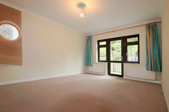 1 Bedroom Apartment To Rent In Beechwood Court, Sutton, SM2