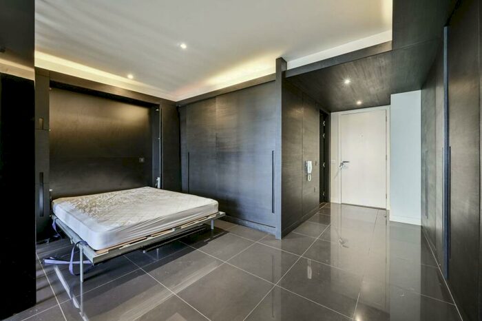 Studio To Rent In Pan Peninsula Square, Canary Wharf, London, E14