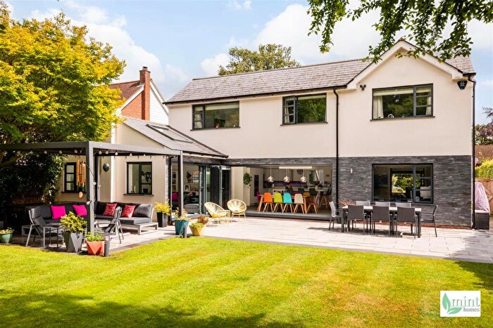 5 Bedroom Detached House For Sale In Dartnell Park Road, West Byfleet, KT14
