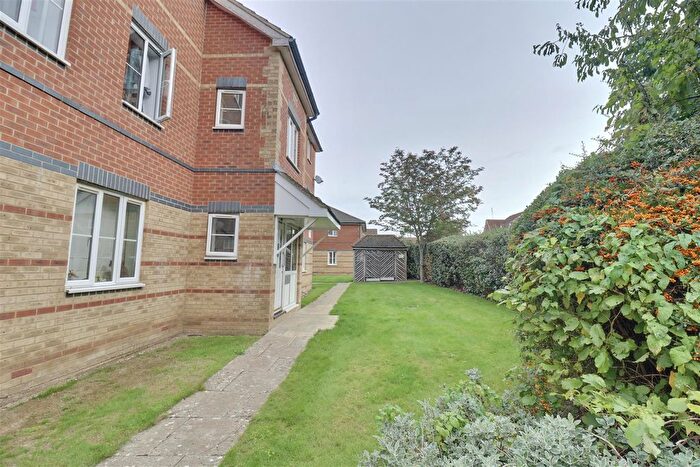 1 Bedroom Flat For Sale In Coronation Road, Waterlooville, PO7