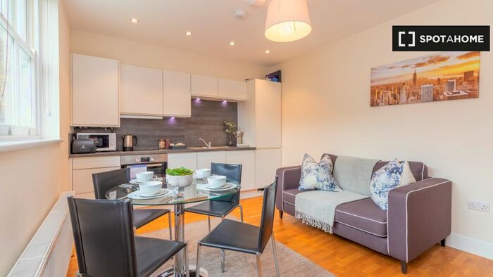 2 Bedroom Flat To Rent In A Hamlet Gardens, W6