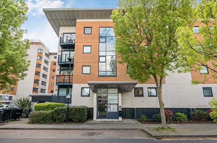 2 Bedroom Flat For Sale In Fishguard Way, Fishguard, Royal Docks, E16