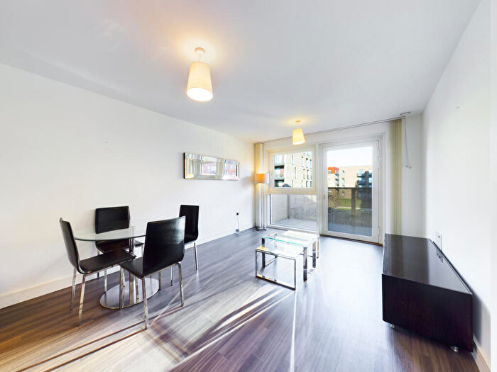 1 Bedroom Flat To Rent In Copenhagen Court, Pell Street, SE8