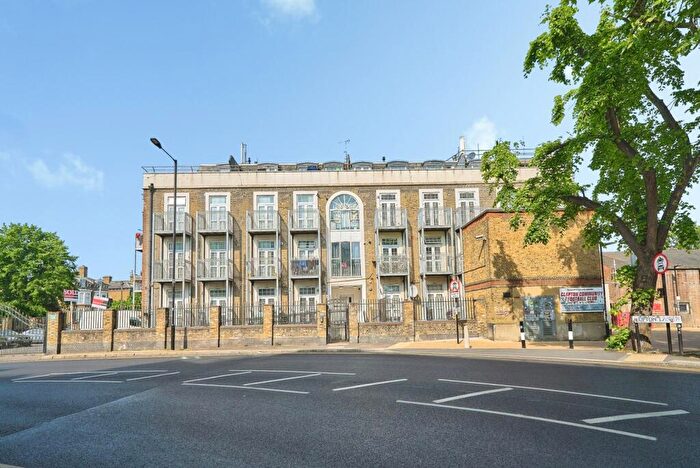 3 Bedroom Flat For Sale In Upton Lane, London, London, E7