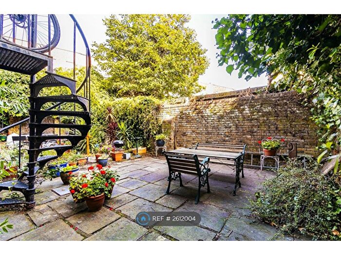 2 Bedroom Flat To Rent In Barnsbury Road, London, N1