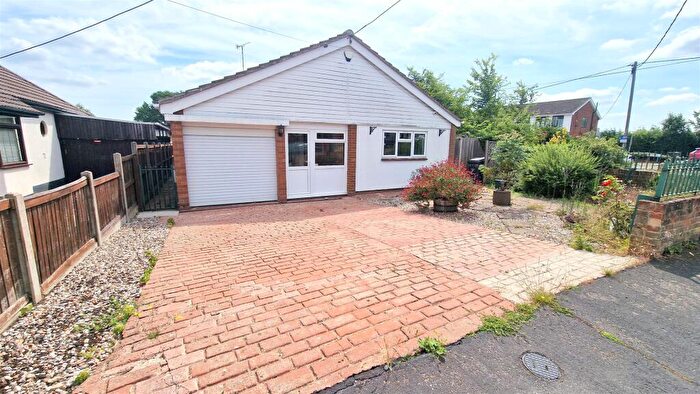 4 Bedroom Detached Bungalow For Sale In Belvedere Road, Danbury, CM3
