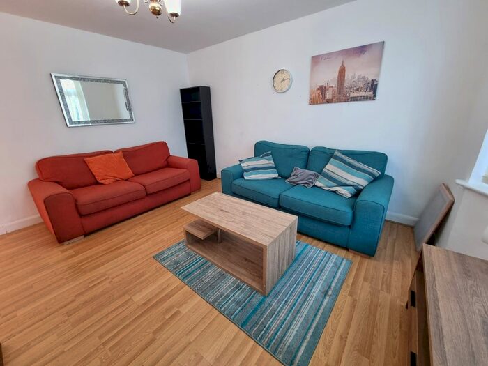 4 Bedroom Semi-Detached House To Rent In Pickmere Avenue, Withington, Manchester, M20