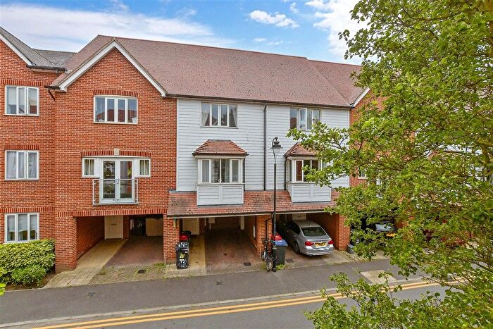 3 Bedroom Terraced House For Sale In Stonebridge Road, Canterbury, Kent, CT2