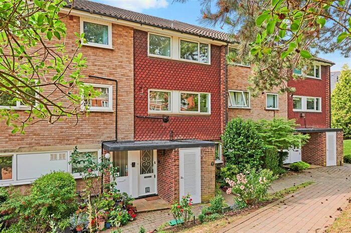 2 Bedroom Flat To Rent In Oakhill Court, Edge Hill, Wimbledon, SW19