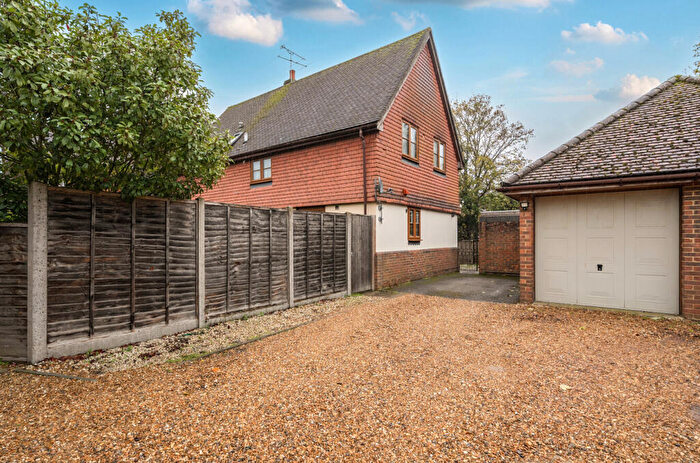 4 Bedroom Detached House For Sale In Broadmead Road, Old Woking, Woking, Surrey, GU22