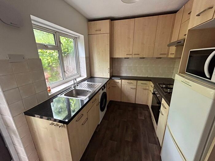 2 Bedroom Flat To Rent In Taunton Way, Stanmore, HA7