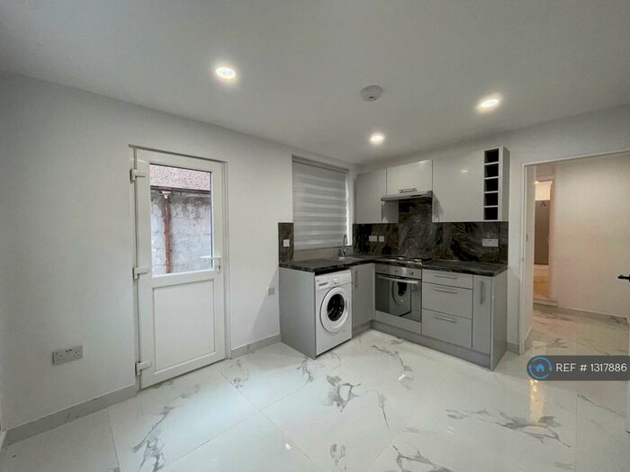 2 Bedroom Flat To Rent In Sherrard Road, London, E12