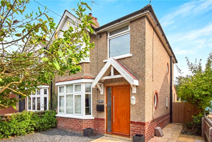 3 Bedroom Semi-Detached House To Rent In Colborne Road, Didcot, Oxfordshire, OX11