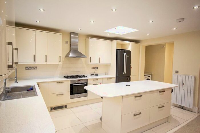 3 Bedroom Semi-Detached House To Rent In Norval Road, Wembley, HA0