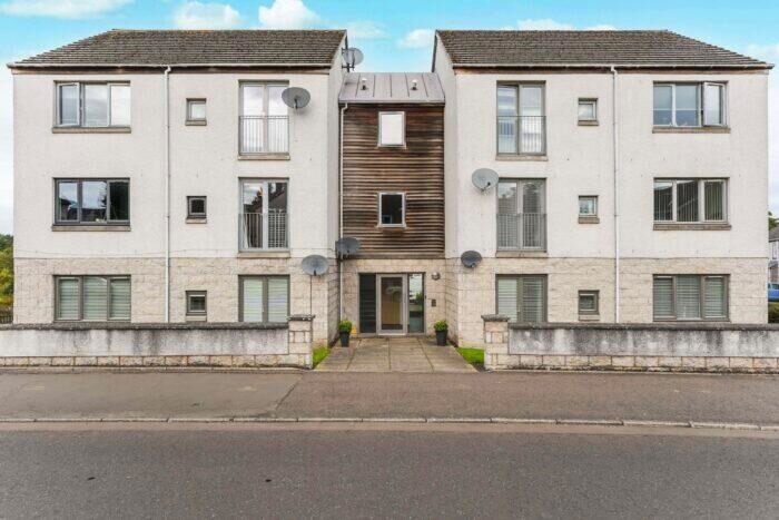 2 Bedroom Flat For Sale In C St. Margarets Well, Dunfermline, KY12