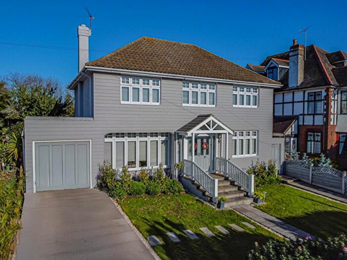 4 Bedroom Detached House For Sale In Kings Road, Westcliff-on-Sea, SS0