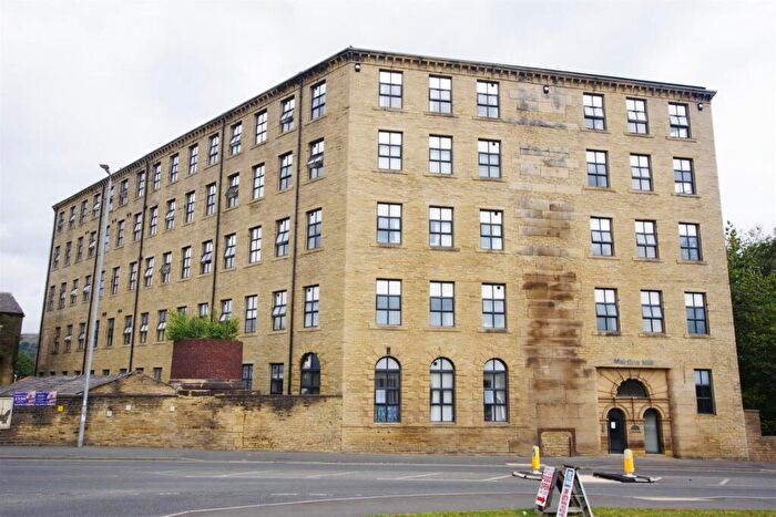 2 Bedroom Apartment To Rent In Pellon Lane, Halifax, HX1