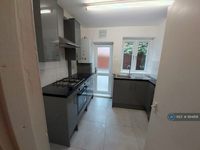 2 Bedroom Terraced House To Rent In Franklin Street, London, E3
