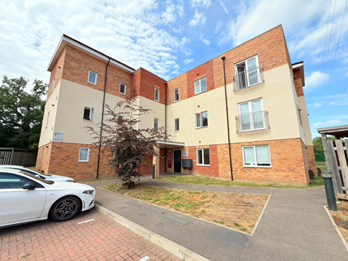 1 Bedroom Apartment For Sale In Leatherhead, KT22
