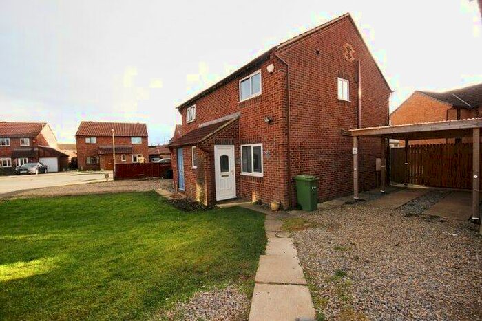 2 Bedroom Semi-Detached House To Rent In Middlecroft Drive, York, YO32