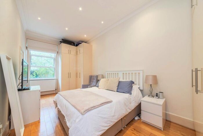 2 Bedroom Flat To Rent In Cleve Road, West Hampstead, London, NW6