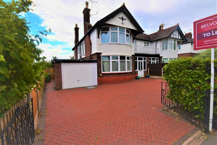 4 Bedroom Detached House To Rent In Park Avenue, Wrexham, LL12