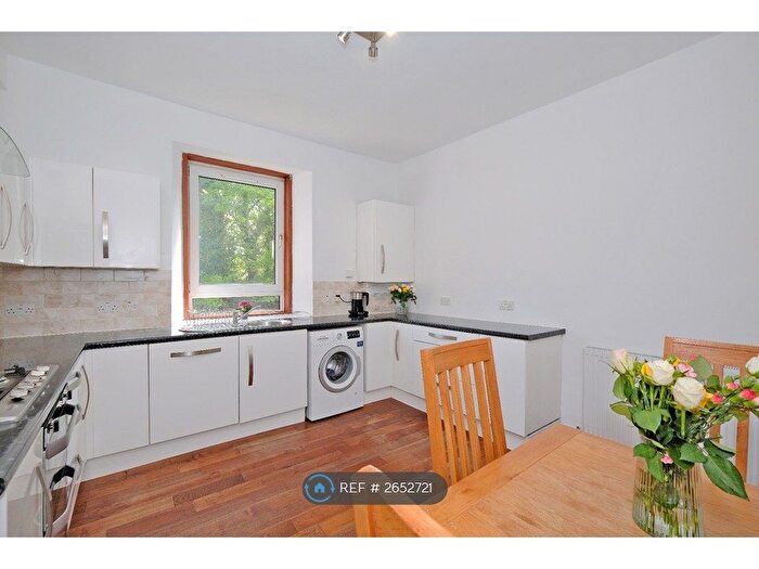 2 Bedroom Flat To Rent In Affleck Place, Aberdeen, AB11