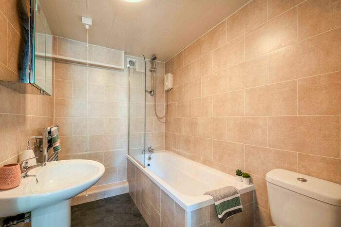 1 Bedroom House To Rent In Woodsley Road, Leeds, LS3