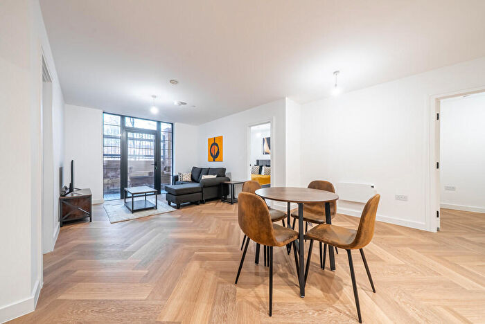 2 Bedroom Apartment To Rent In Lockside House, Scotland Street, B1