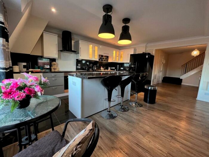 3 Bedroom Apartment To Rent In City Central, Leeds, West Yorkshire, LS1