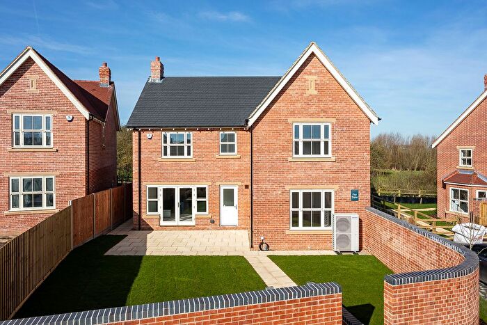 4 Bedroom Detached House For Sale In Station Avenue, Houlton, Rugby, CV23