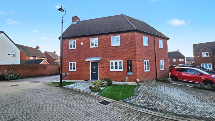 3 Bedroom Semi Detached House For Sale In Harebell Road, Wootton, Northampton, NN4