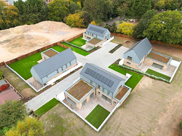 4 Bedroom Detached House For Sale In Toms Lane, Kings Langley, WD4