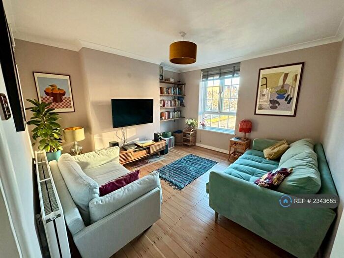 2 Bedroom Maisonette To Rent In Riseholme House, London, SE22