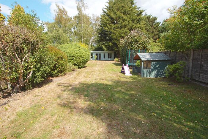4 Bedroom Semi-Detached House For Sale In Frithwood Lane, Billericay, CM12