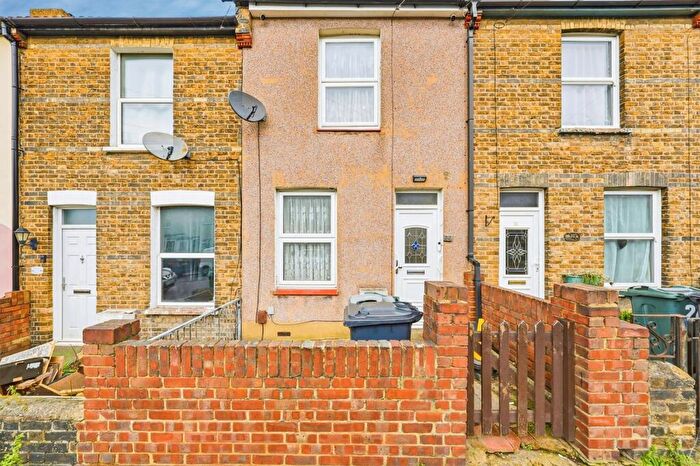 3 Bedroom Terraced House For Sale In Gladstone Road, Dartford, Kent, DA1