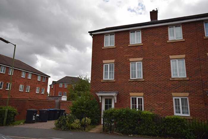 5 Bedroom House To Rent In Dragon Road, Hatfield, AL10