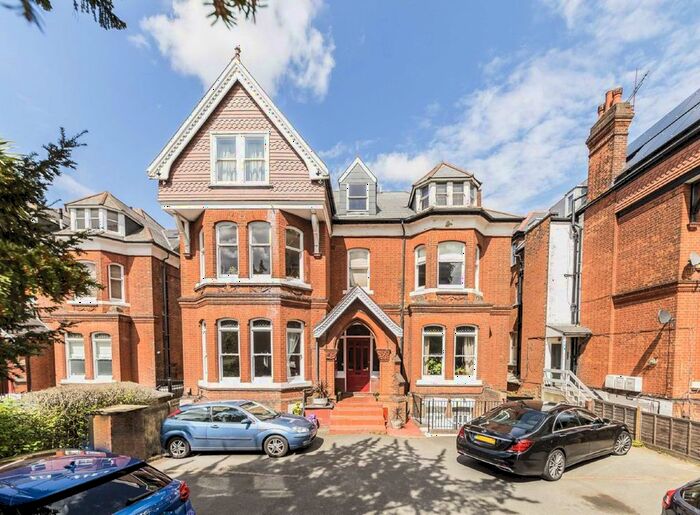 2 Bedroom Flat To Rent In Mount Avenue, London, W5