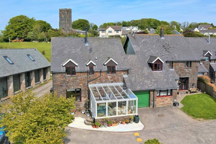 4 Bedroom Link Detached House For Sale In Higher Davis Close, Stoke Rivers, Barnstaple, Devon, EX32