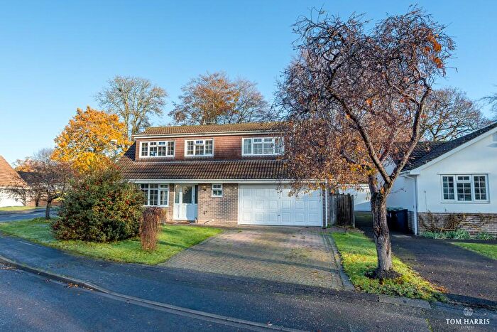 5 Bedroom Detached House For Sale In Stourcroft Drive, Christchurch, Dorset, BH23