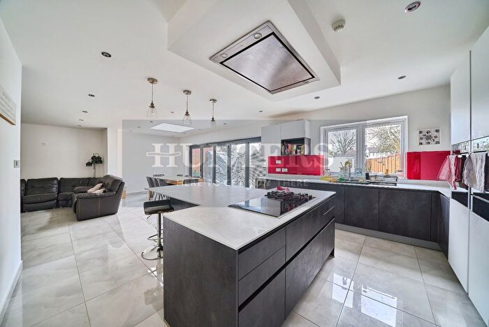 7 Bedroom Semi Detached House For Sale In Pinner Park Avenue, Harrow, HA2