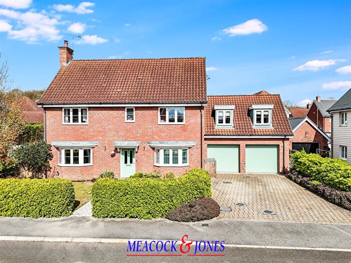 4 Bedroom Detached House For Sale In Running Well, Runwell, Wickford, SS11