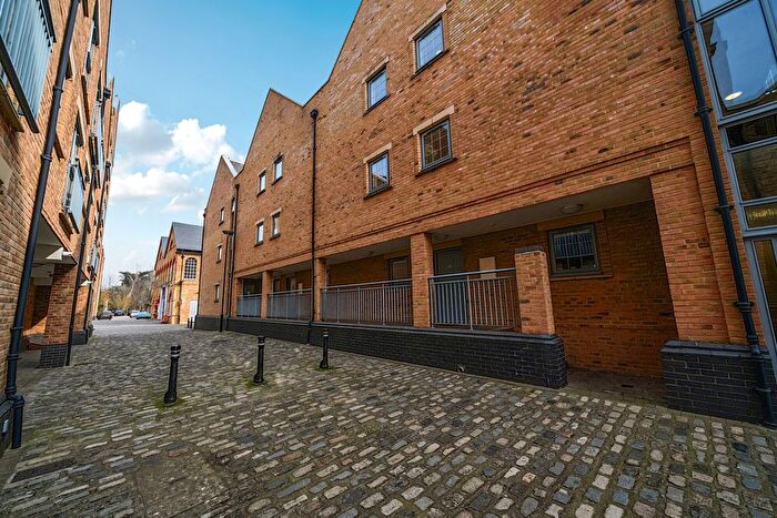 2 Bedroom Flat For Sale In Esparto Way, South Darenth, Dartford, DA4