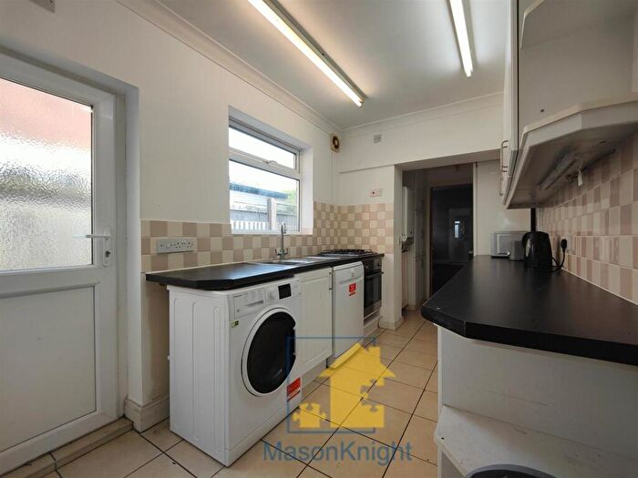 4 Bedroom Terraced House To Rent In Warwards Lane, Selly Oak, B29