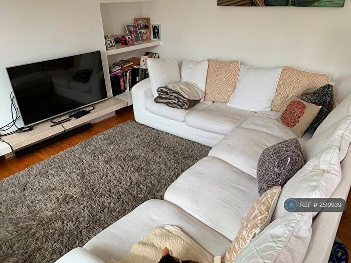 3 Bedroom Flat To Rent In Lyric Rd, London, SW13