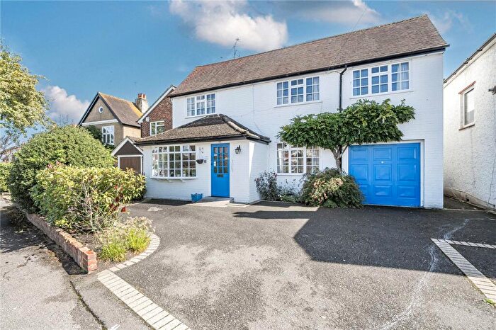 5 Bedroom Detached House For Sale In Thornash Road, Horsell, Surrey, GU21