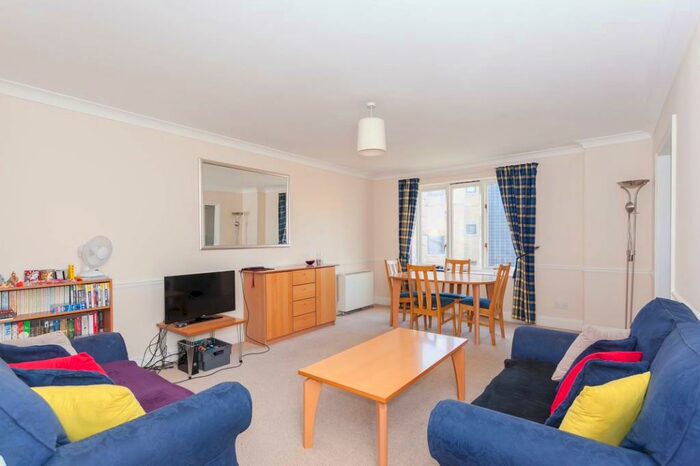 2 Bedroom Apartment To Rent In Swan Court, Oxford, OX1