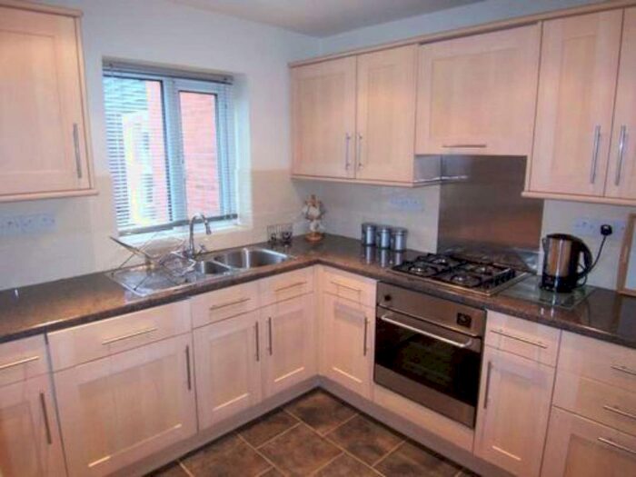 2 Bedroom Flat To Rent In Blackmoor Court, Alwoodley, LS17