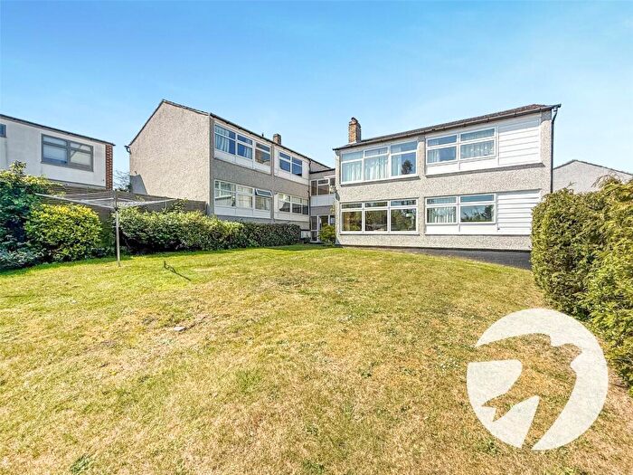 2 Bedroom Flat For Sale In Cedar Mount, Mottingham Lane, London, SE9