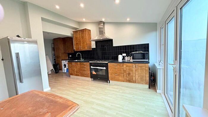 3 Bedroom House To Rent In Woodford Green, IG8